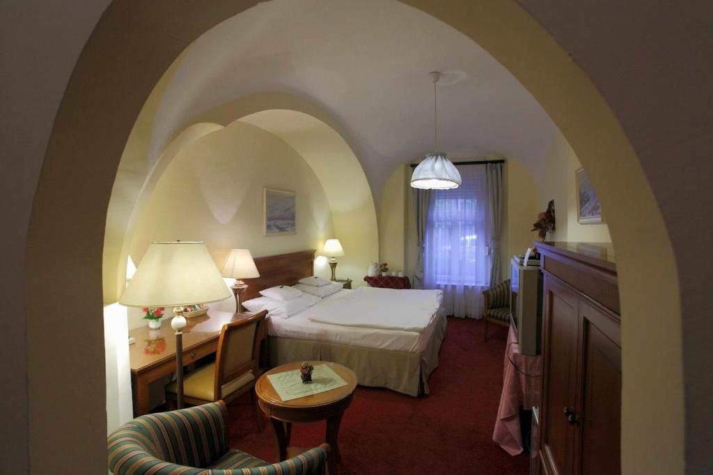 Hotel Romantik Eger Room photo